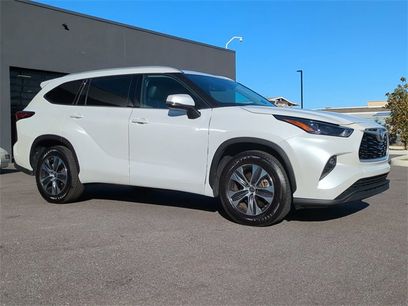 Used 2022 Toyota Highlander XLE