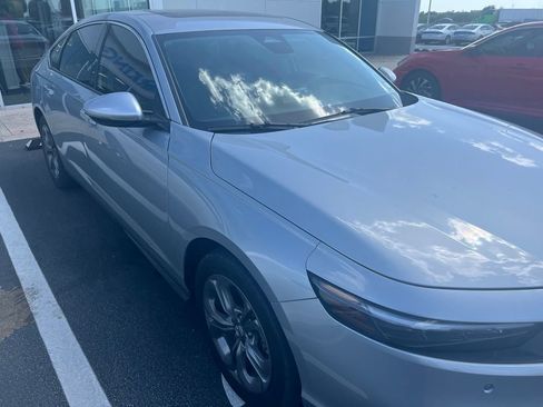 Used 2023 Honda Accord EX-L image 3