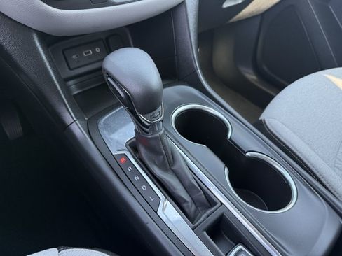 Used 2022 Chevrolet Equinox LT FWD image 16