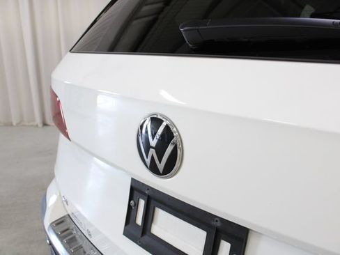 Used 2024 Volkswagen Taos SE AWD/4WD image 30