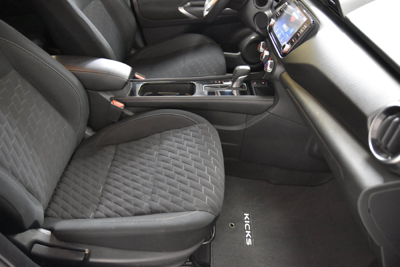 Used 2023 Nissan Kicks SV FWD image 29