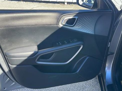 Used 2024 Kia Soul LX w/ Option Group 015 image 12