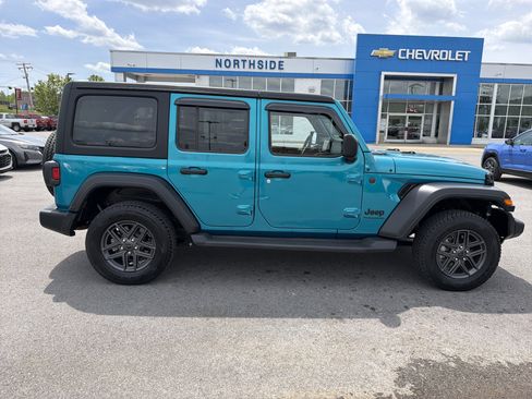 Used 2024 Jeep Wrangler Unlimited Sport AWD/4WD image 5