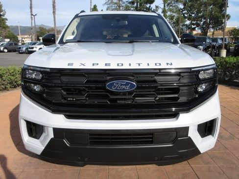 Certified 2025 Ford Expedition Active image 7
