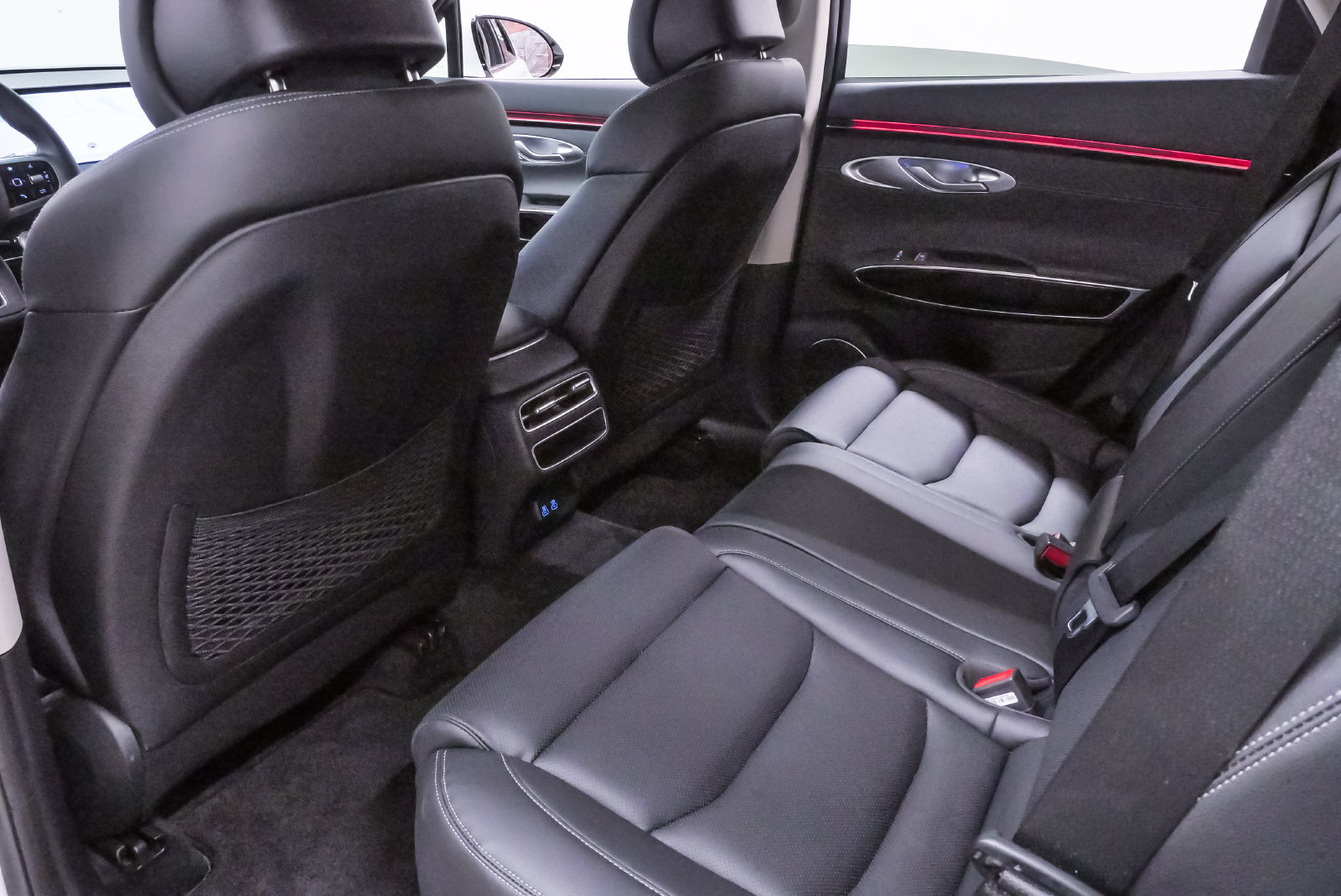 Certified 2026 Genesis GV70 2.5T AWD/4WD image 10