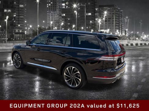 Used 2020 Lincoln Aviator Reserve w/ Equipment Group 202A AWD/4WD image 4