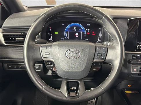 Used 2025 Toyota Camry SE FWD image 23