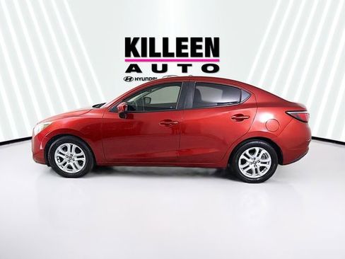 Used 2017 Toyota Yaris iA image 4