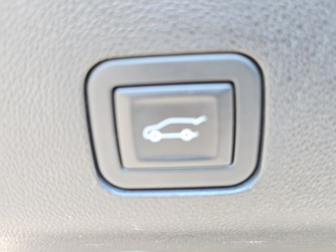 Used 2023 Chevrolet Tahoe High Country AWD/4WD image 14