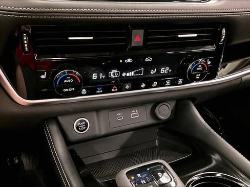 Used 2023 Nissan Rogue SL AWD/4WD image 31