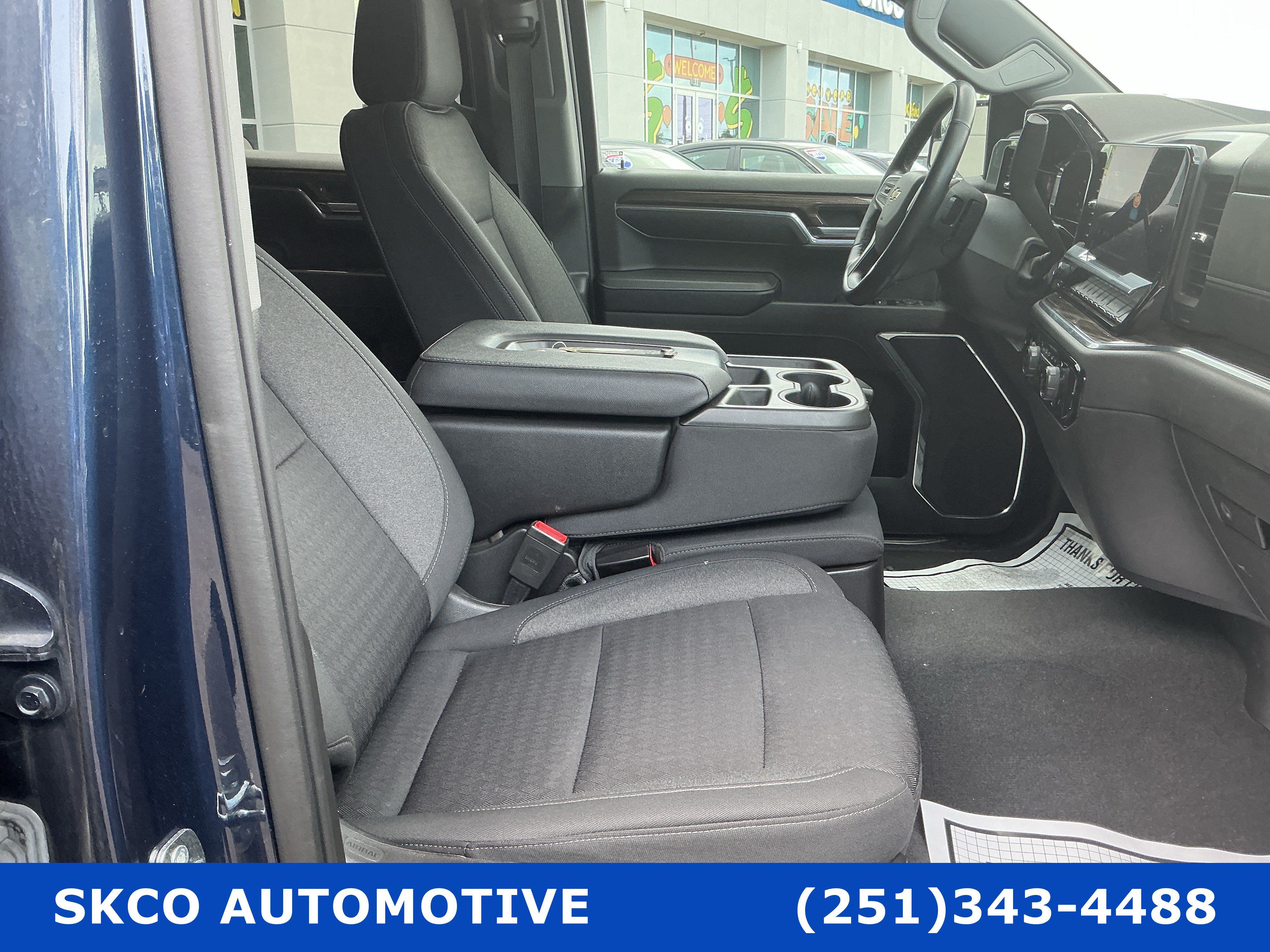Used 2023 Chevrolet Silverado 1500 LT AWD/4WD image 13
