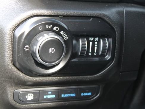 Used 2021 Jeep Wrangler Unlimited Sahara image 13