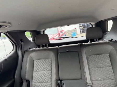 Used 2018 Chevrolet Equinox LT AWD/4WD image 19