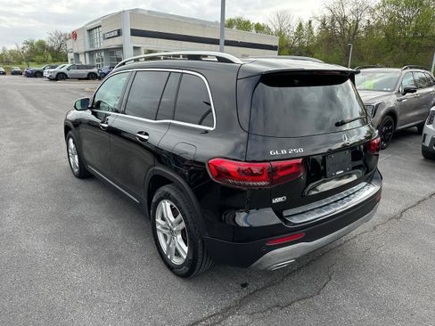 Used 2021 Mercedes-Benz GLB 250 4MATIC image 7