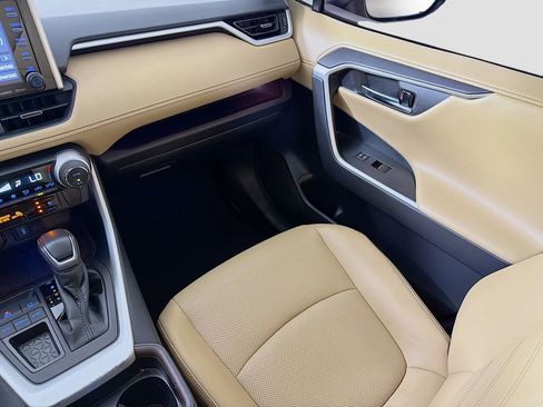 Used 2021 Toyota RAV4 Limited image 28