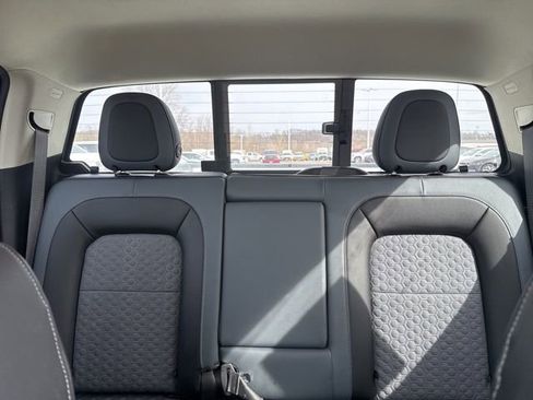 Used 2022 Chevrolet Colorado Z71 w/ Safety Package image 35