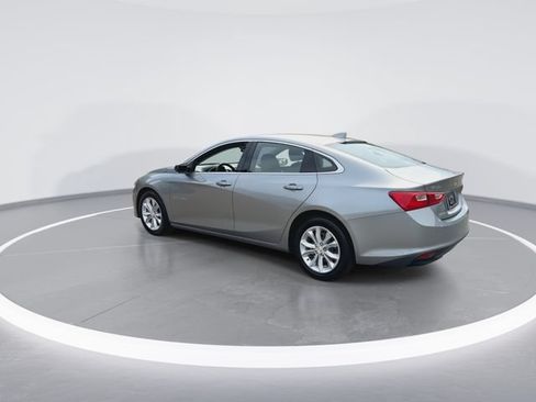 Used 2025 Chevrolet Malibu LT FWD image 6