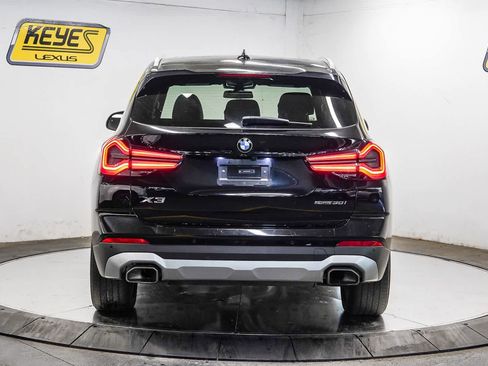 Used 2024 BMW X3 sDrive30i w/ Convenience Package RWD image 3