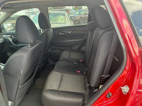 Used 2017 Nissan Rogue SV w/ Sun & Sound Touring Package FWD image 6