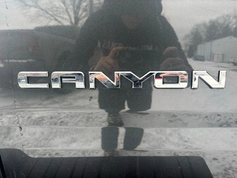 Used 2016 GMC Canyon SLE w/ All Terrain Adventure Package image 14