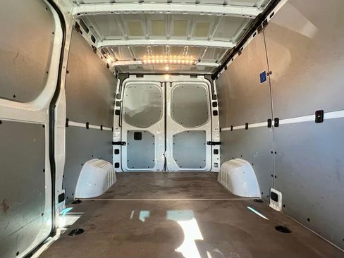 Used 2025 Mercedes-Benz Sprinter 2500 image 28