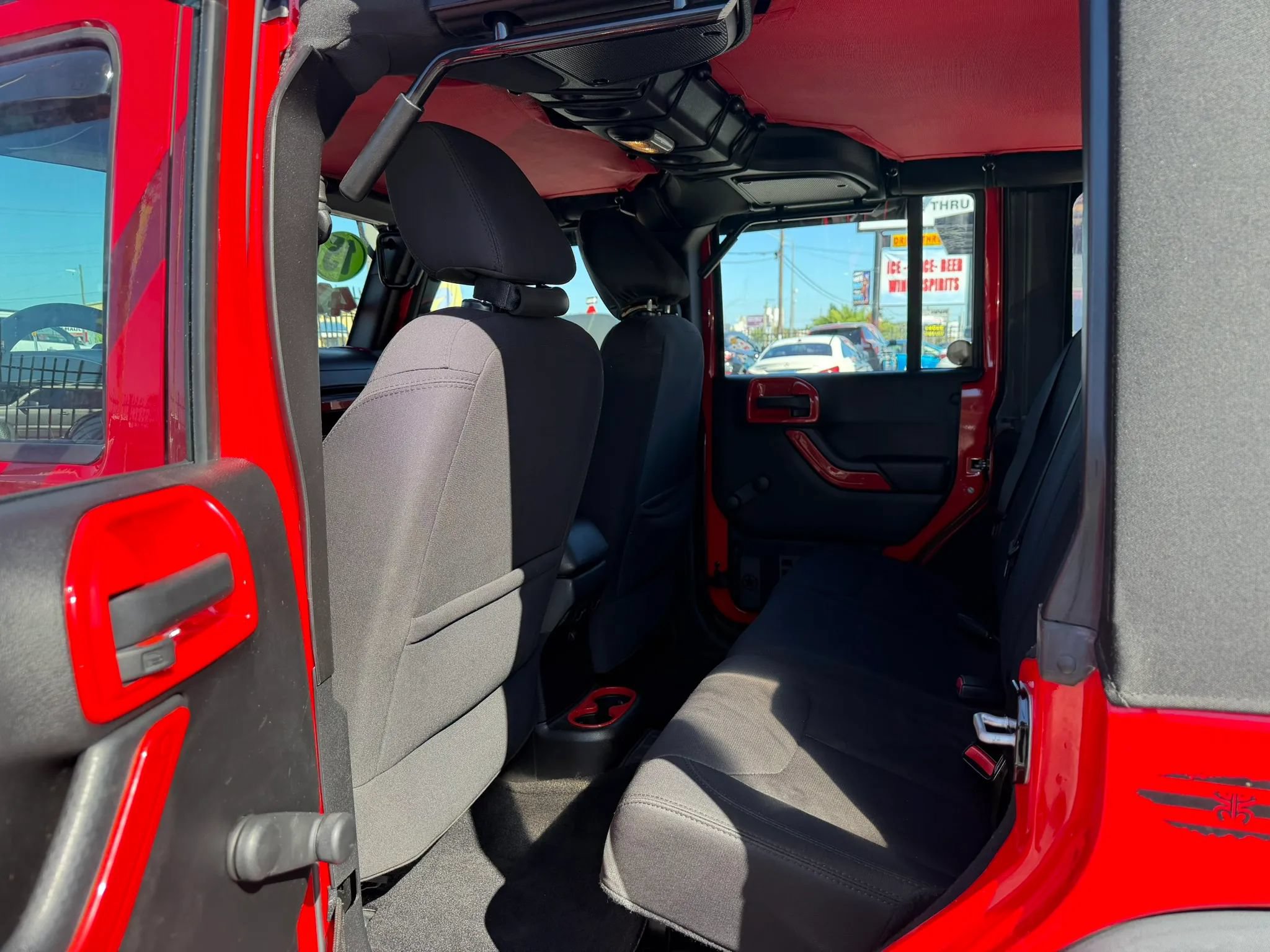 Used 2015 Jeep Wrangler Unlimited Sport AWD/4WD image 14