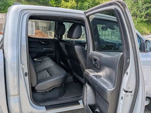 Used 2018 Toyota Tacoma Limited AWD/4WD image 20