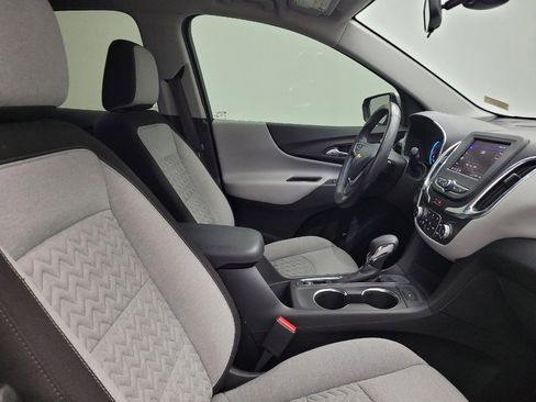 Used 2022 Chevrolet Equinox LT w/ Driver Convenience Package image 21