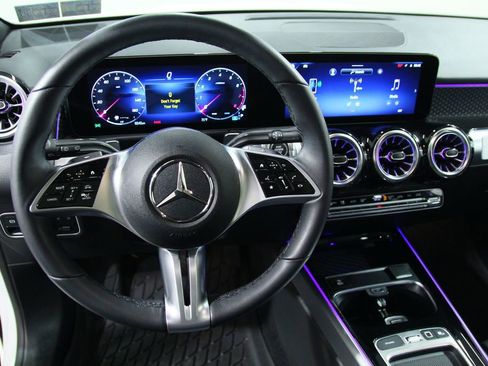 Certified 2026 Mercedes-Benz GLB 250 4MATIC image 20