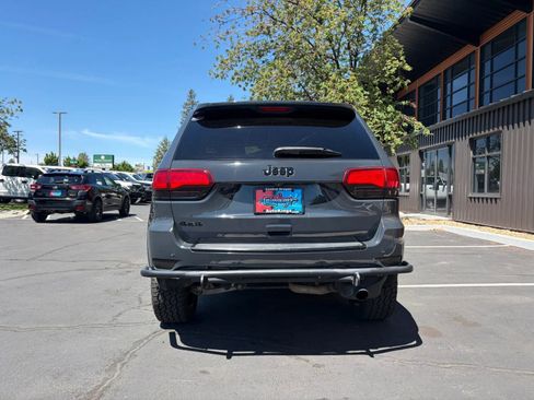 Used 2018 Jeep Grand Cherokee Altitude AWD/4WD image 4