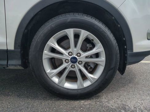 Used 2017 Ford Escape SE FWD image 11