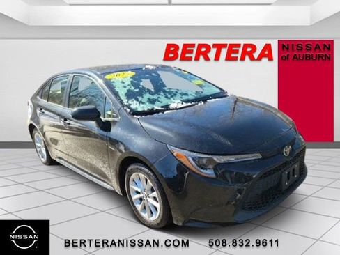 Used 2022 Toyota Corolla LE w/ LE Convenience Package image 4