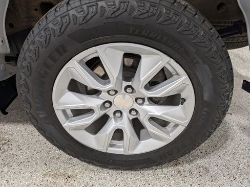 Used 2024 Chevrolet Silverado 1500 Custom image 10