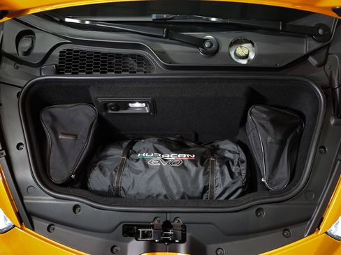 Used 2020 Lamborghini Huracan EVO image 28