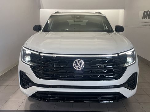 New 2026 Volkswagen Atlas Cross Sport SEL R-Line image 2