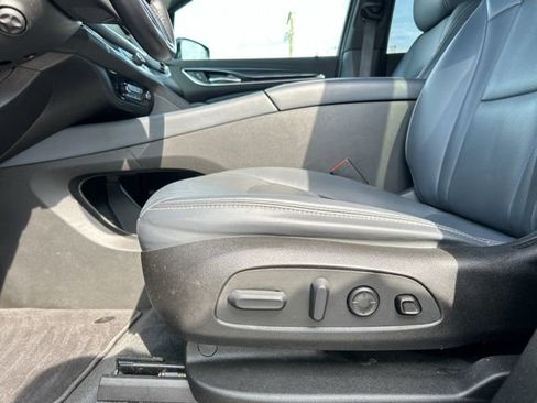 Used 2022 Buick Enclave Premium AWD/4WD image 38