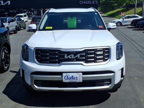 Used 2024 Kia Telluride SX Prestige w/ Towing Package AWD/4WD image 2