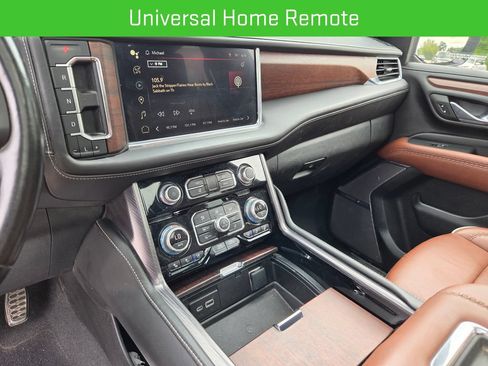 Used 2023 GMC Yukon XL Denali Ultimate AWD/4WD image 21
