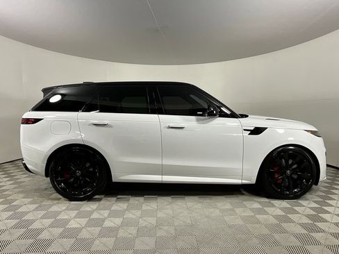Used 2025 Land Rover Range Rover Sport Dynamic SE image 5