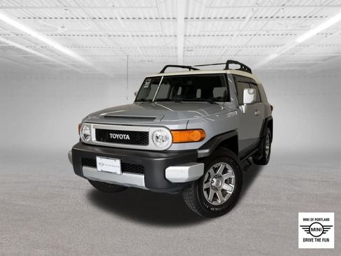Used 2014 Toyota FJ Cruiser 4WD w/ Upgrade Package image 1