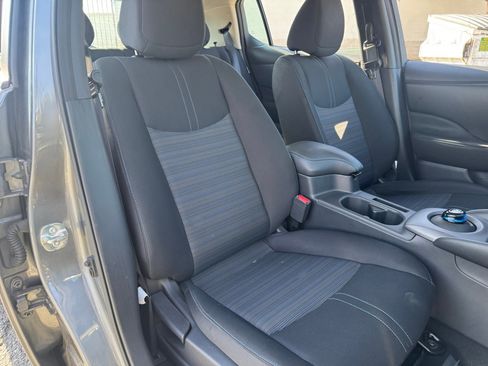 Used 2024 Nissan Leaf S image 19