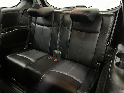 Used 2019 Nissan Pathfinder Platinum image 31