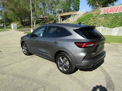 Used 2024 Ford Escape ST-Line w/ Tech Pack #1 AWD/4WD image 2