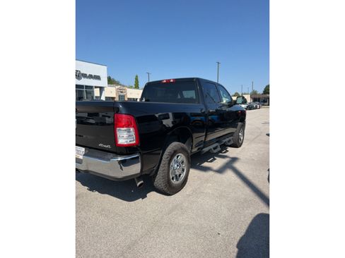 Used 2020 RAM 2500 Tradesman w/ Chrome Appearance Group AWD/4WD image 3