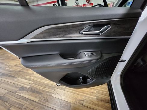 New 2025 Jeep Grand Cherokee Limited w/ Trailer Tow Package image 29