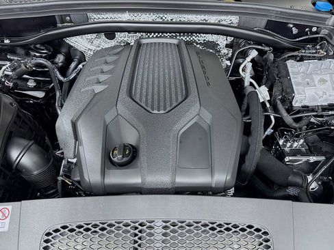 New 2026 Porsche Macan Turbo image 33