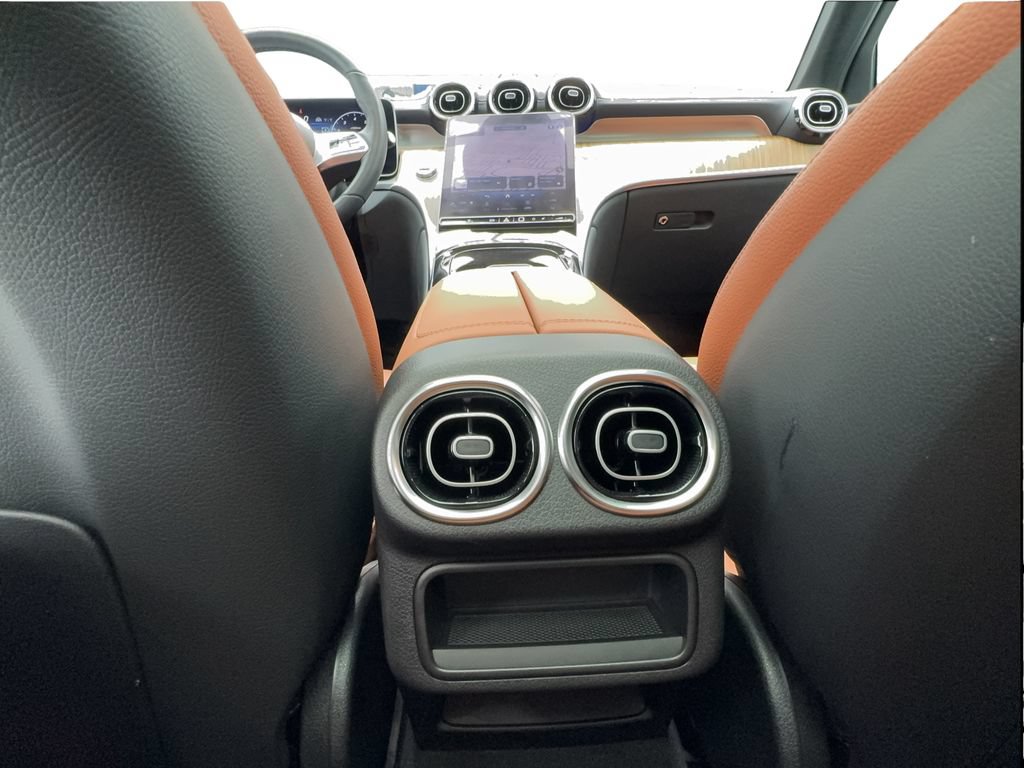 Used 2023 Mercedes-Benz GLC 300 4MATIC w/ Exclusive Trim Package image 39