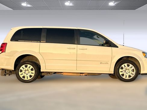 Used 2017 Dodge Grand Caravan SE w/ Power Window Group image 8