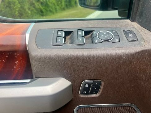 Used 2019 Ford F450 King Ranch w/ King Ranch Ultimate Package AWD/4WD image 17