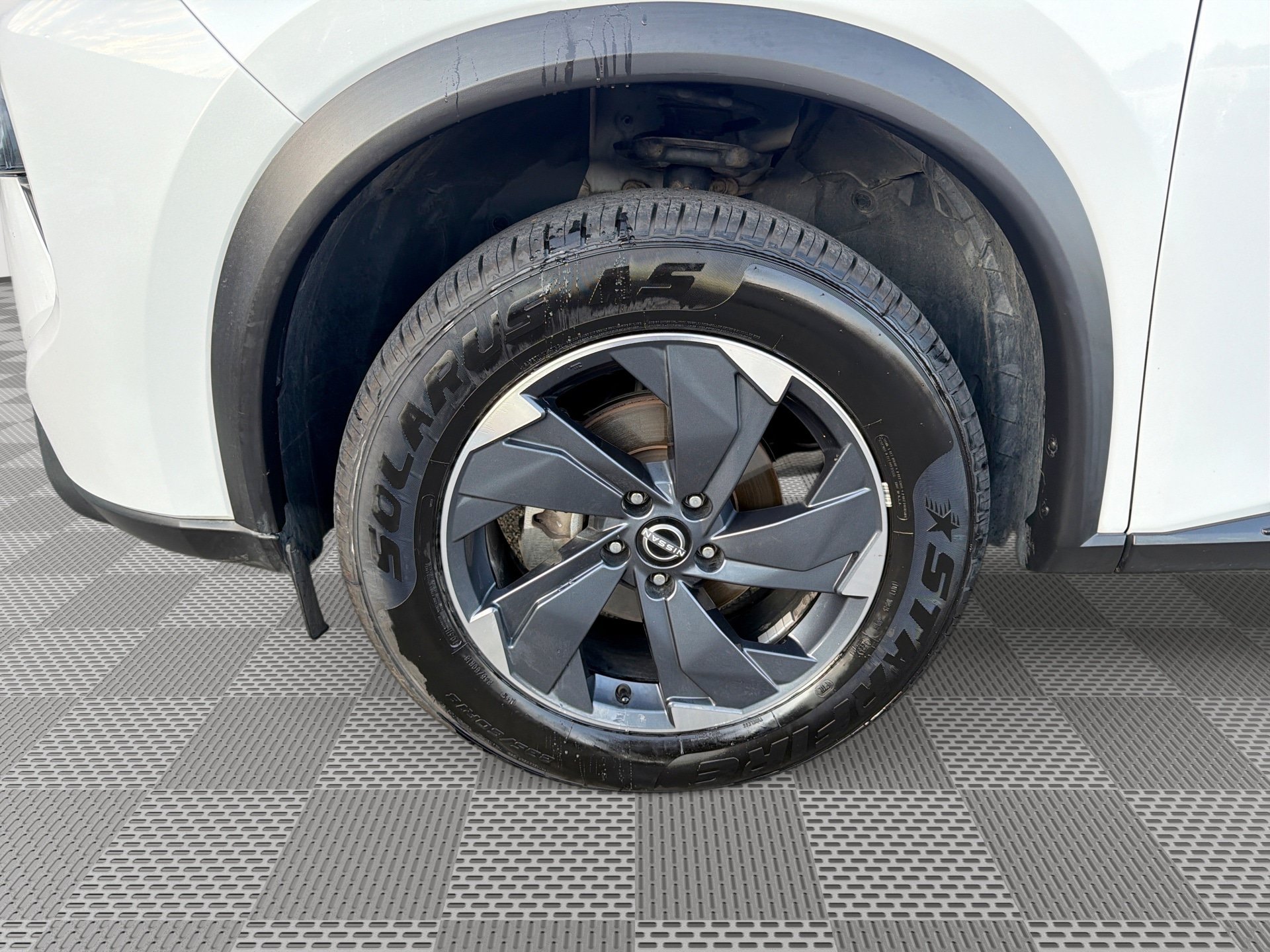 Used 2025 Nissan Rogue SV AWD/4WD image 18